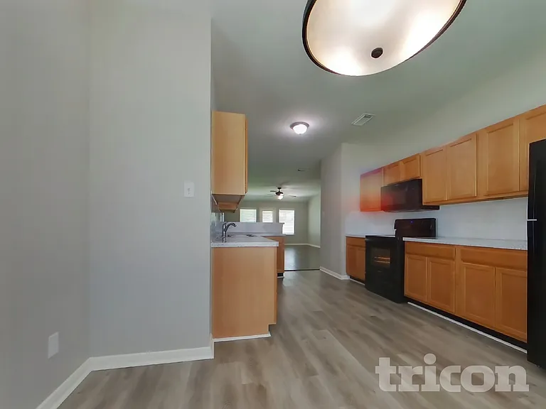 5008 Asia Ln — Photo 5