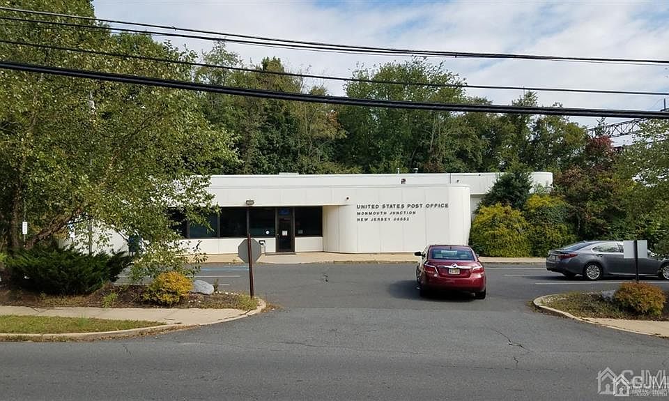 2nd image of 648 Ridge Rd