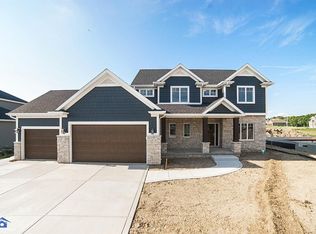 824 Copper Creek Dr, Crown Point, IN 46307