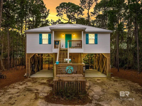 807 Ingraham Pl, Dauphin Island, AL 36528