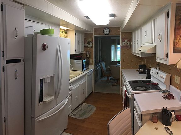 4th image of 874 Lacosta Ln