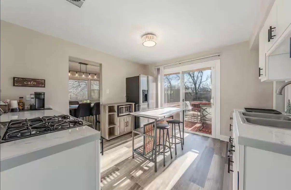 3 bed, 1800 sqft, $6,000 — Photo 4