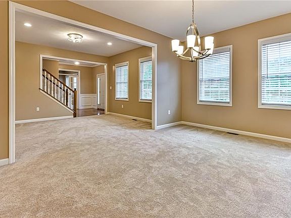 5th image of 405 Minglewood Dr
