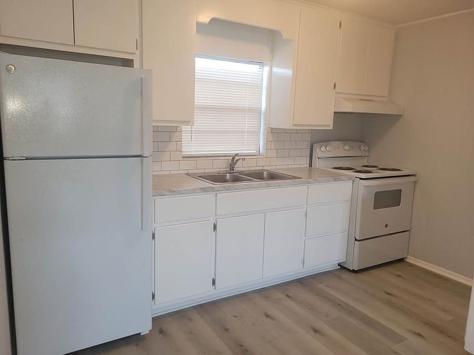 1st image of 5805 Cherry St