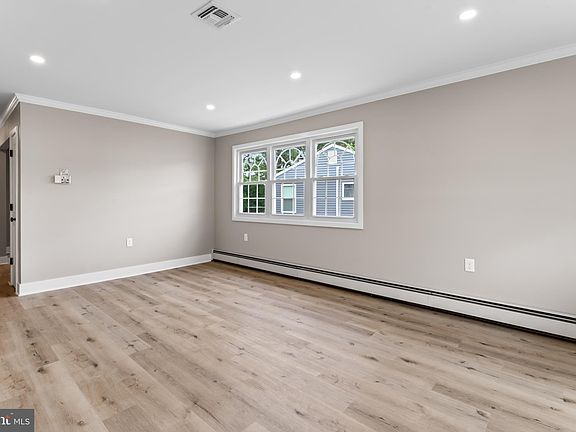 4th image of 31 Lumsden St