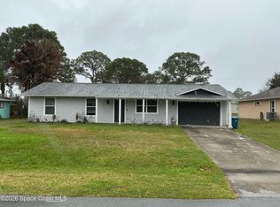 872 Autumn St SE, Palm Bay, FL 32909