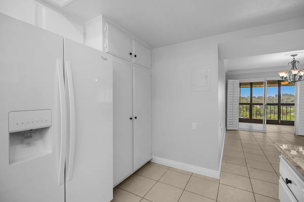 1 bed, 961 sqft, $2,800 — Photo 2