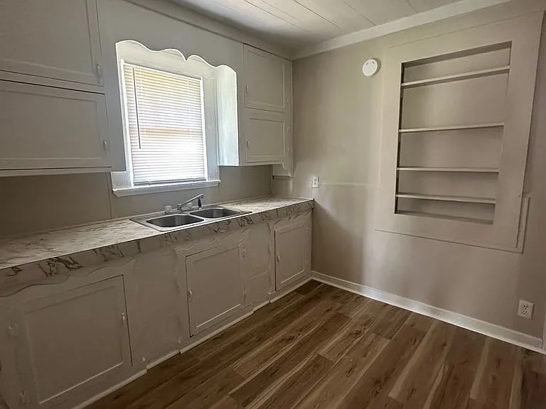 146 Wilson St — Photo 5