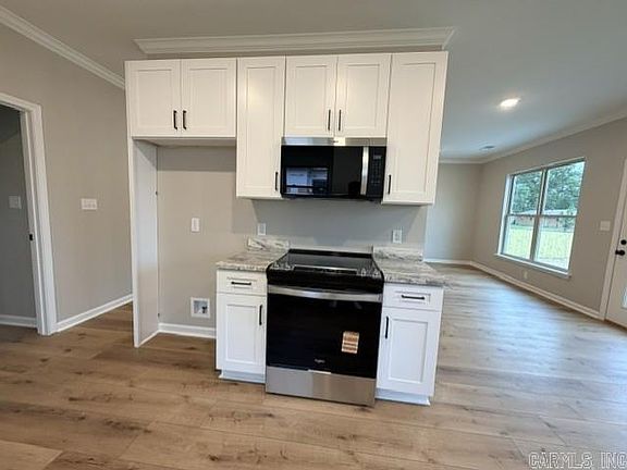5th image of 204 Turner Ave