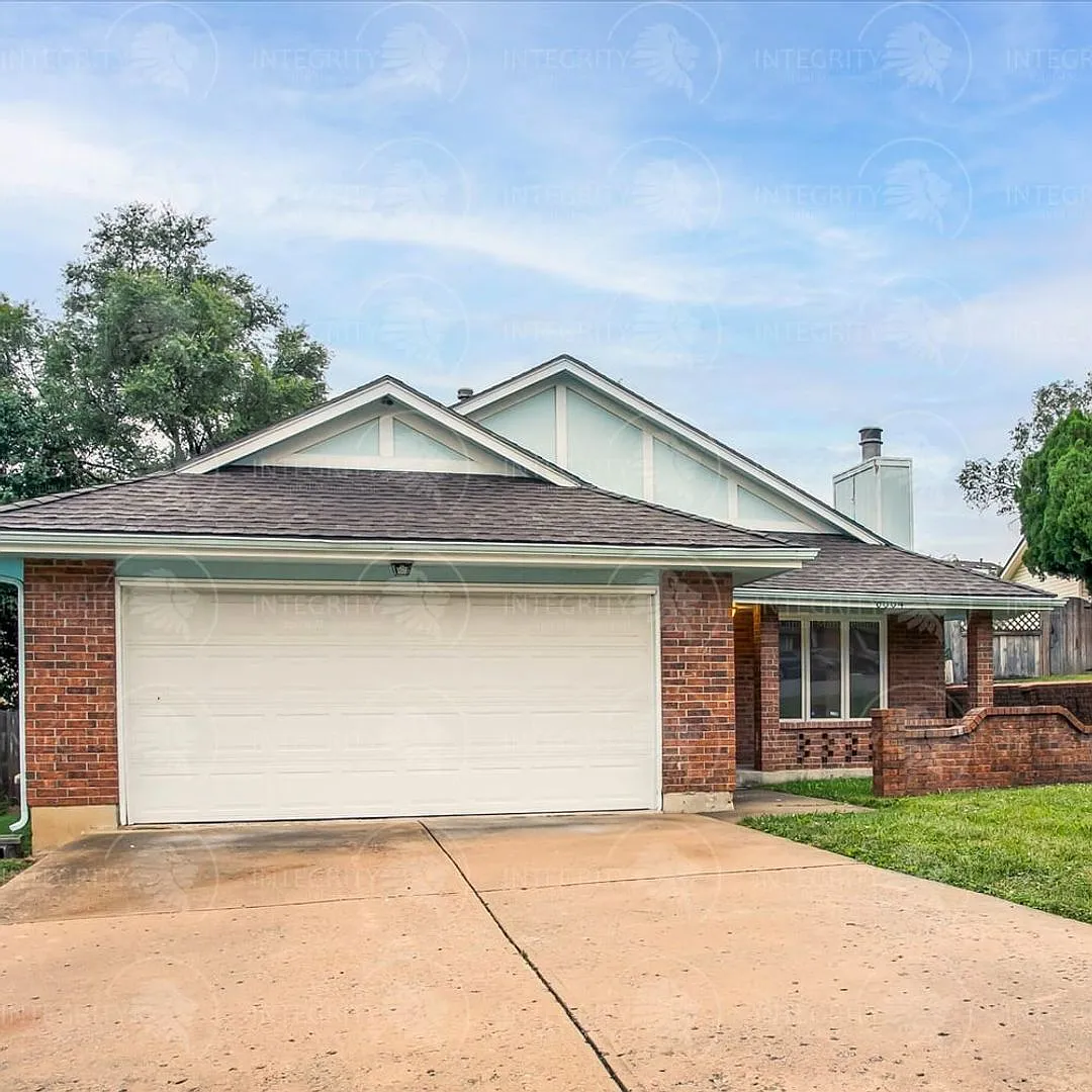 **Coming Soon Charming 3 Bedroom, 2 Bathroom Home For Lease** — Photo 1