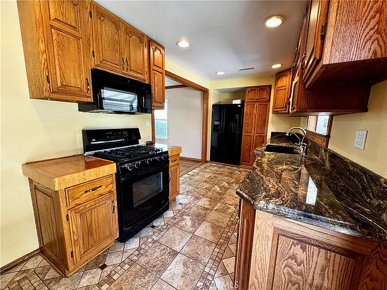 14414 Studebaker Rd — Photo 8