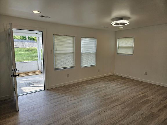 2nd image of 122 Lancaster Rd #1