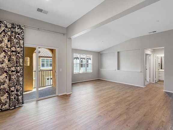 3rd image of 1147 Goddard St