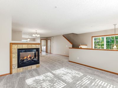 880 Ledgestone Dr, Mahtomedi, MN, 55115