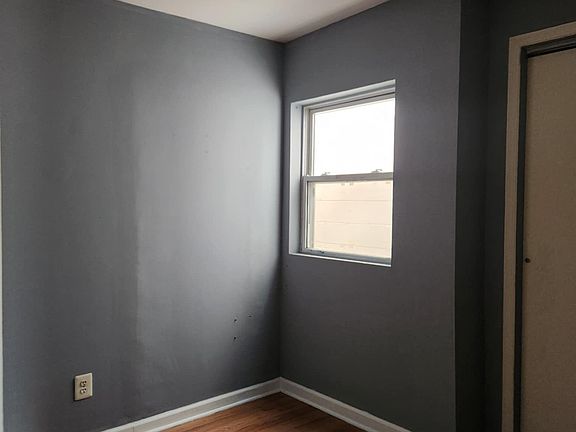 2nd image of 1541 W Passyunk Ave Floor 2