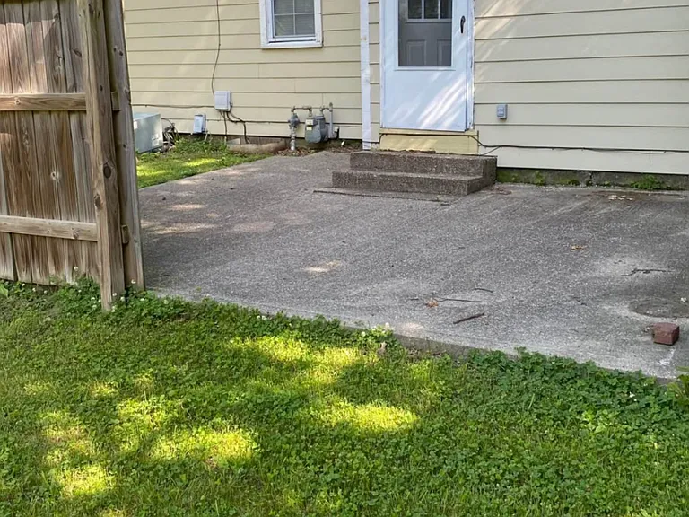 1220 Richard Ave — Photo 10