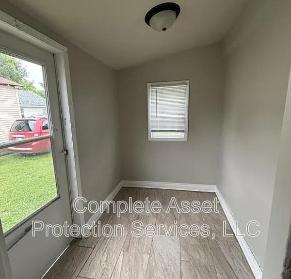 2715 Greene St — Photo 2