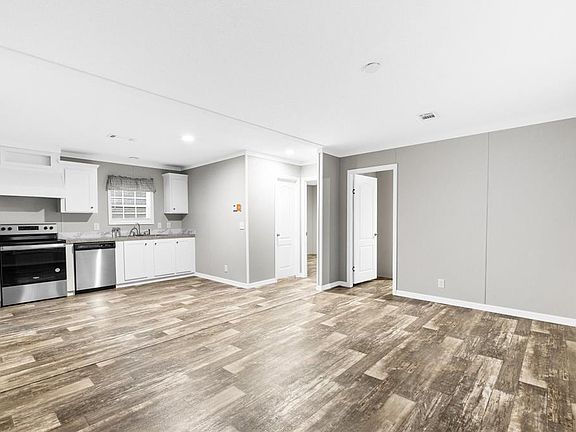 4th image of 13738 Parkwood St