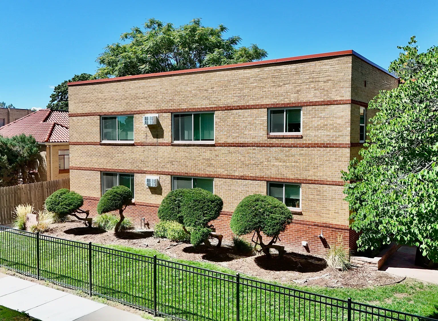1 bed, 850 sqft, $1,600 — Photo 2