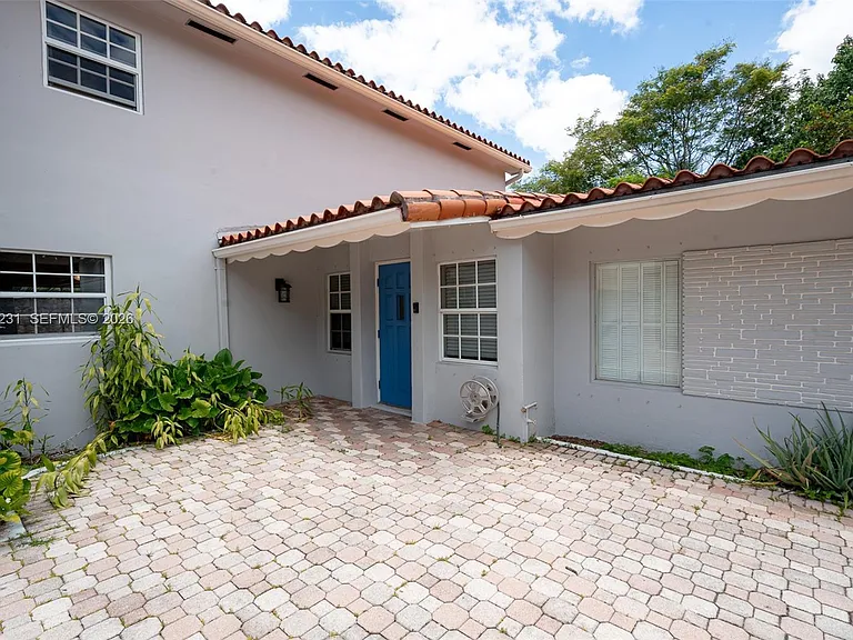 5613 Pierce St — Photo 4