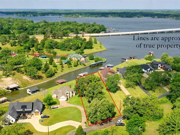 5553 Lakeshore Ct, Malakoff, TX 75148