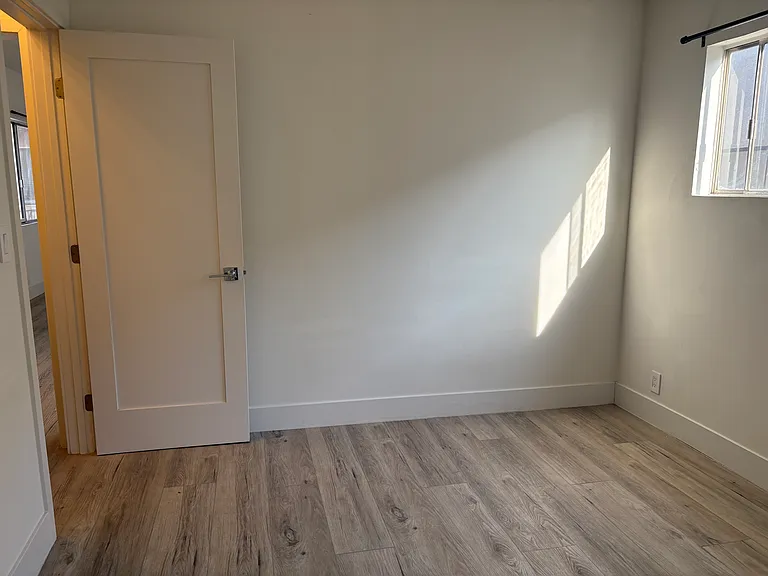 2176 Venice Blvd #11 — Photo 13