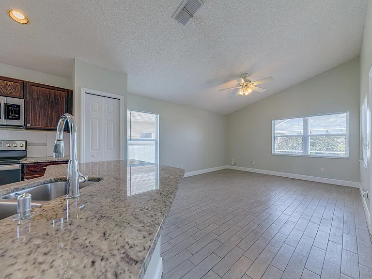 12549 Waterhaven Cir — Photo 20