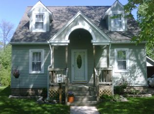 709 N Barnard St, Howell, MI 48843