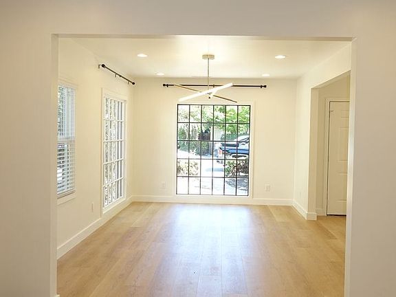 5th image of 526 Lincoln Ave #11445495