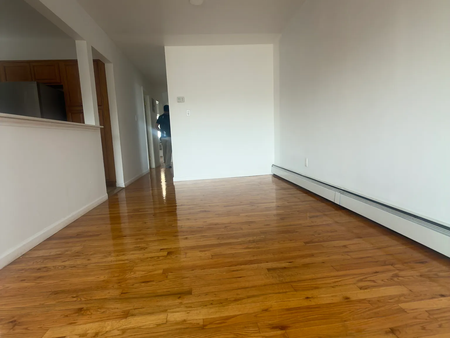 3 bed, 1200 sqft, $3,350 — Photo 2
