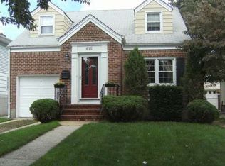 615 7th Ave, New Hyde Park, NY 11040