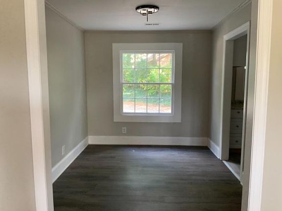 3rd image of 814 Gibbons St
