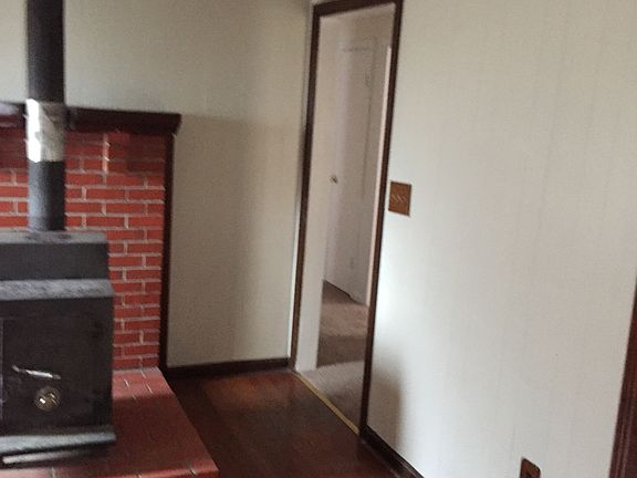 2nd image of 801 Dinwiddie Ave