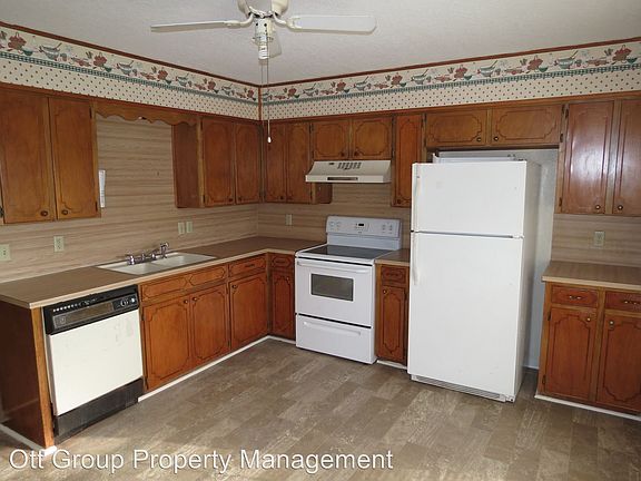 2nd image of 219 Spur Dr