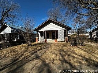 1st image of 806 E Tahlequah Ave