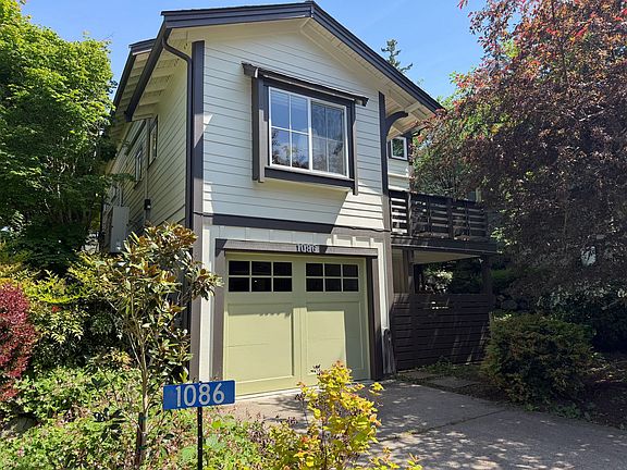 3rd image of 1086 Village Loop