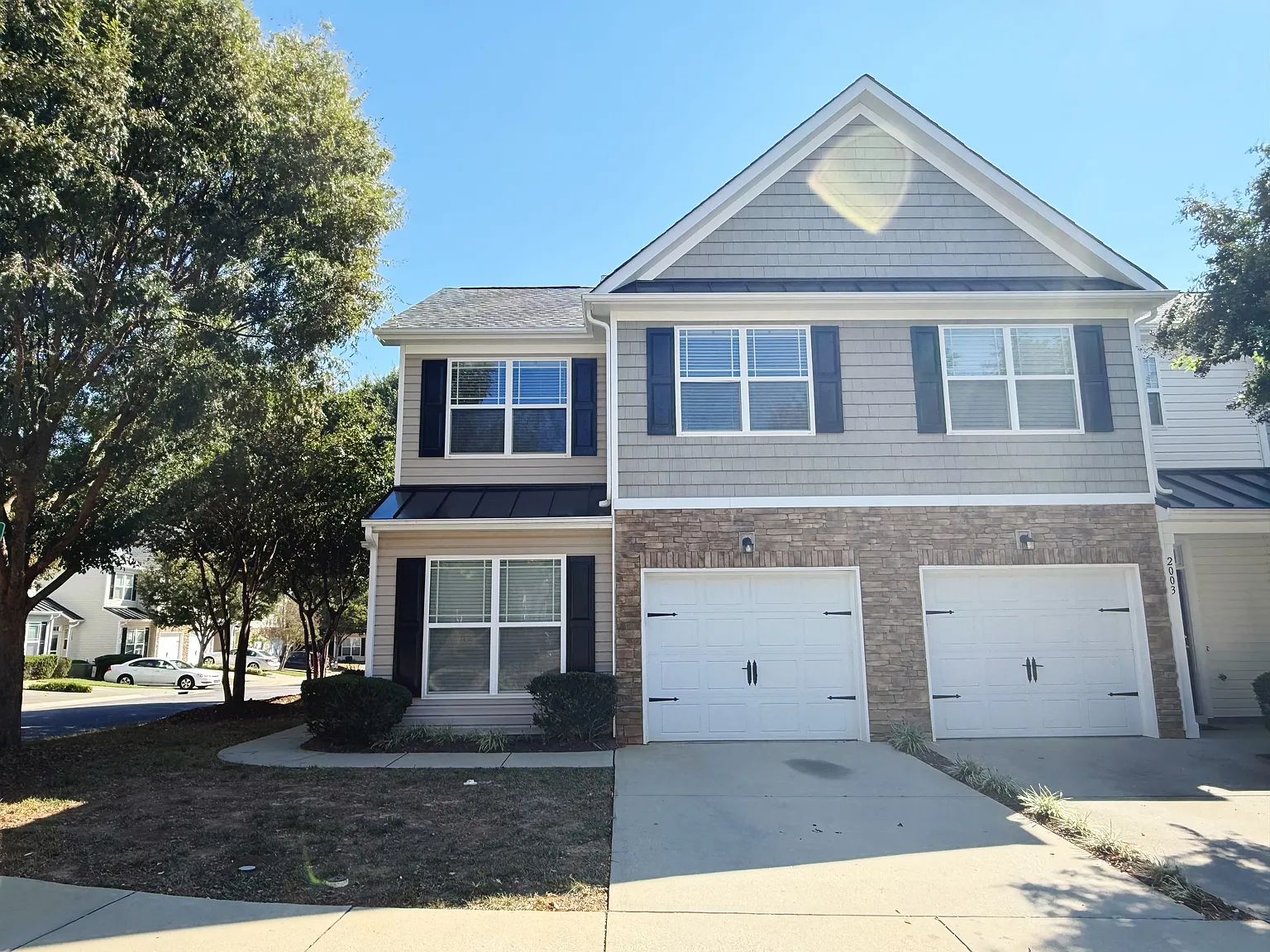 4 bed, 2.5 bath, 1505 sqft, $1,900 — Photo 1