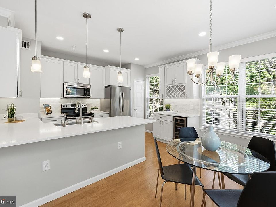 1st image of 3021 Nicosh Cir Unit 1301