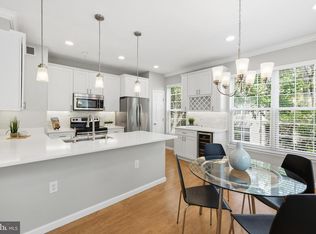 3021 Nicosh Cir UNIT 1301, Falls Church, VA 22042