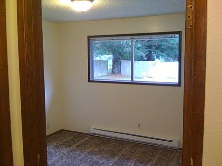 5th image of 1056-1058 S 10th St