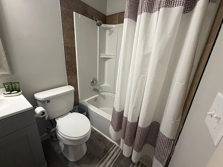 202 Wheaton Ct — Photo 14