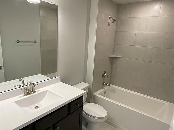 3rd image of 328 Terra Vista Cir