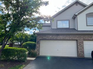 920 Parkhill Cir, Aurora, IL 60502