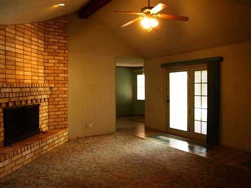 4th image of 825 Monterrey Dr