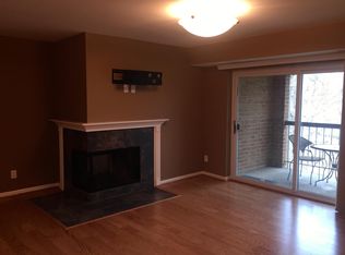 5932 Cove Landing Rd APT 303, Burke, VA 22015