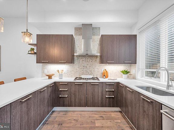 4th image of 602 N 5th St Unit 5