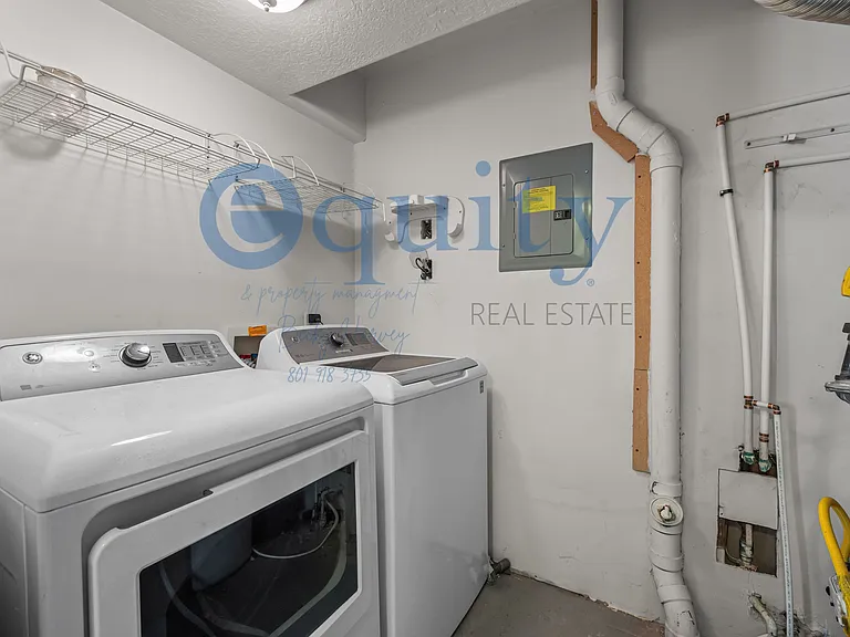 703 Ry Ln — Photo 10