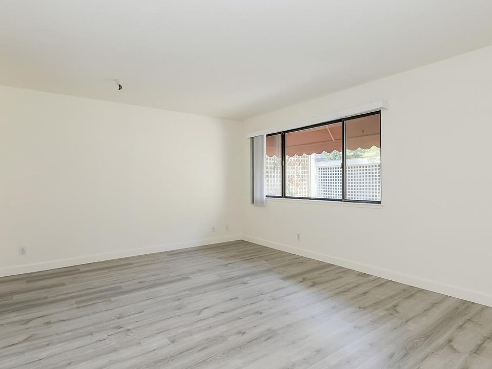 2nd image of 449 Alberto Way Unit C137