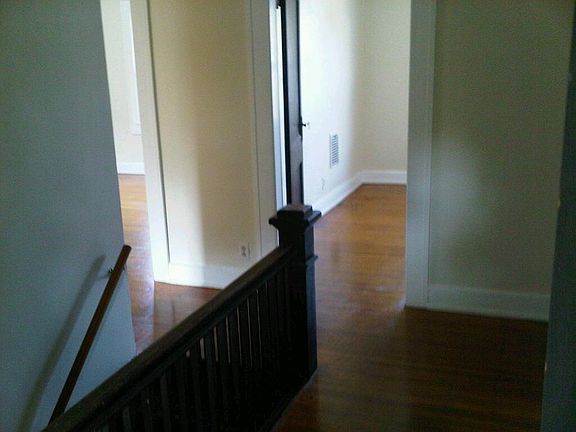 2nd image of 621 E 39th St