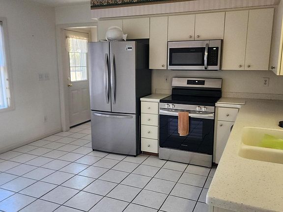 4th image of 903 Rectory Ct